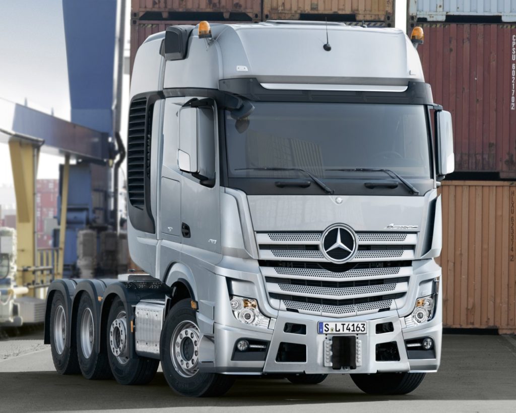 Mercedes-Benz выпустила новый тягач Actros